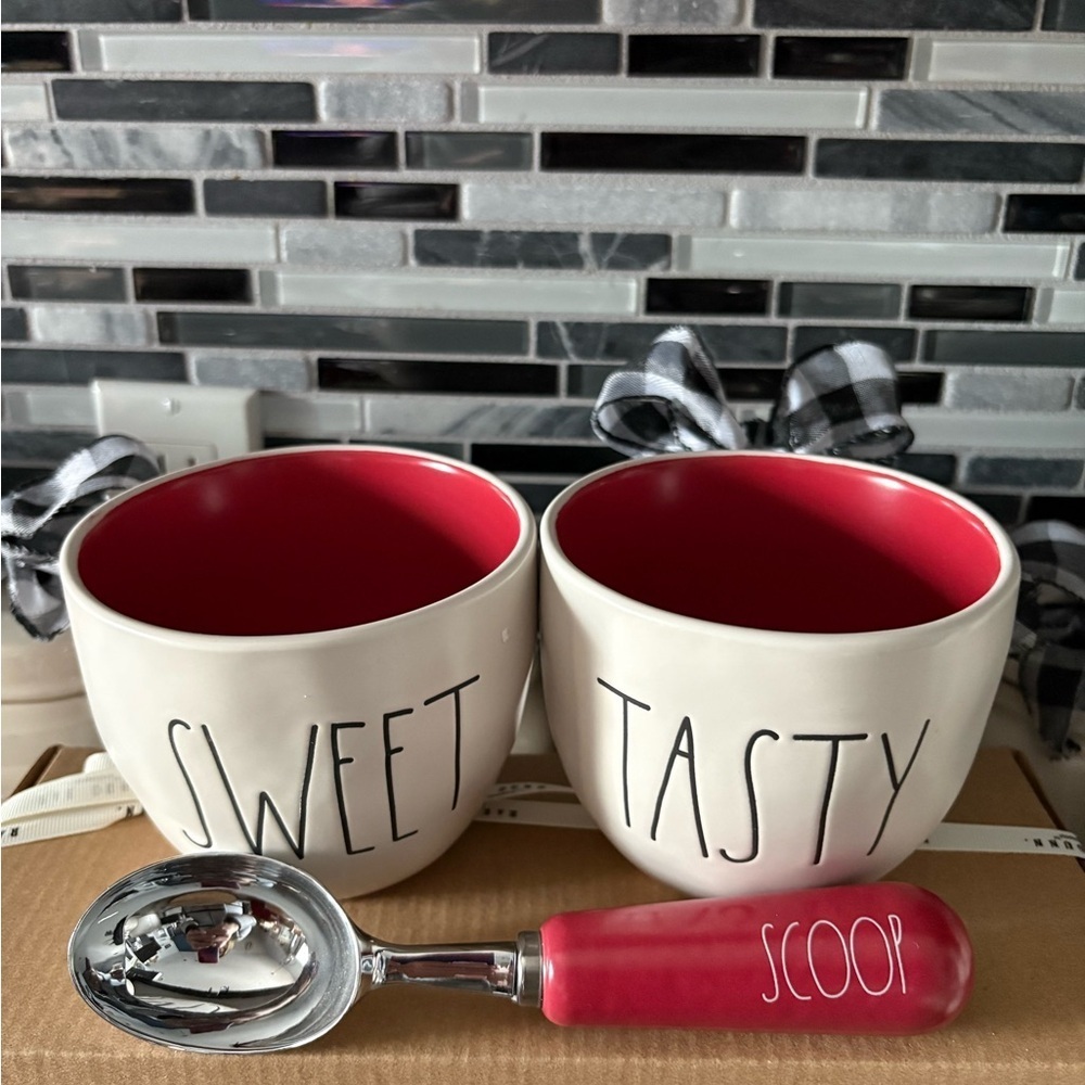 Rae Dunn Ice Cream Set